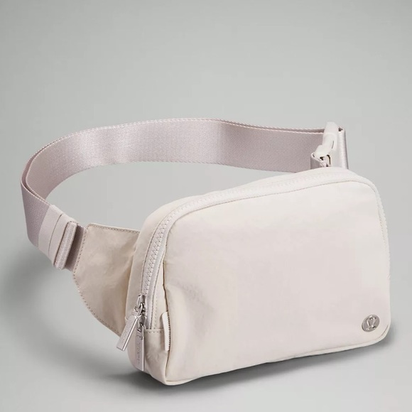 Lululemon Belt Bag - Picture 4 of 6